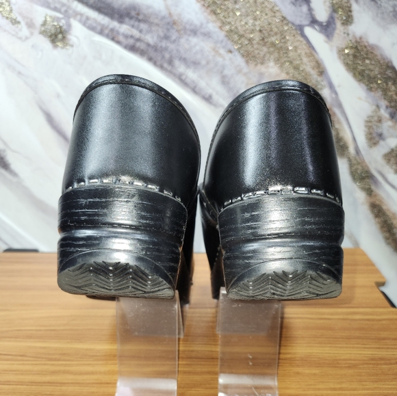 Dansko Women's Professional Black Leather Clogs EU38 US7.5–8 Preowned Work Shoe - Picture 2 of 12